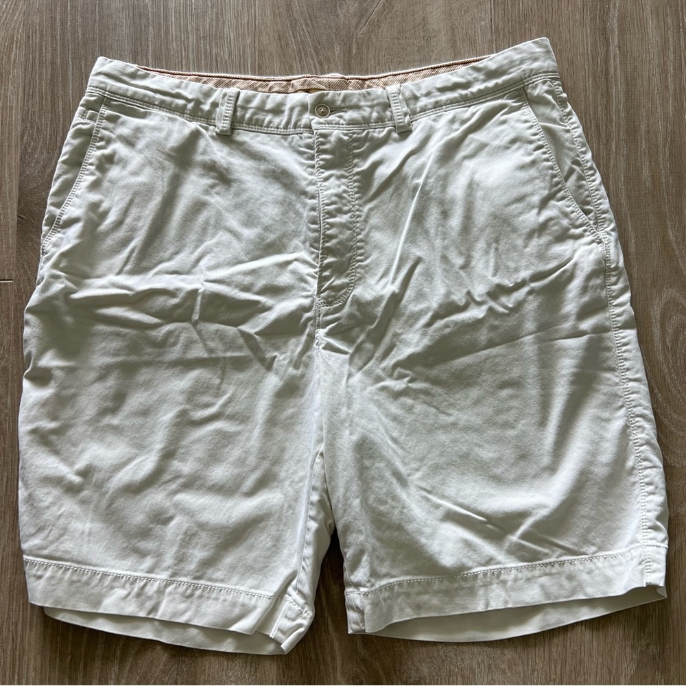 Tommy Bahama White Flat Front Men's Shorts